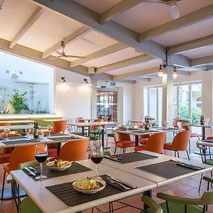 Hotel Oassium At Estival Park